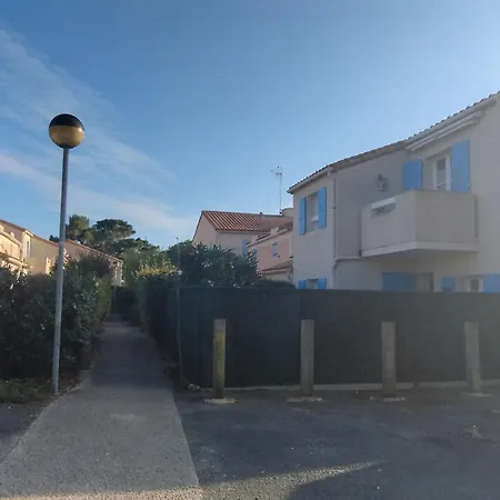 Maisonnette Avec Terrasse, Parking A 800m De La - Fr-1-778-36 * Dolus d'Oléron